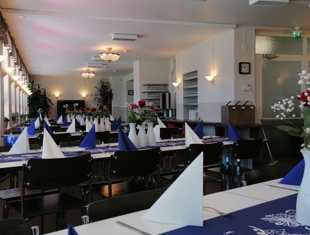 Juhlatila Lounas